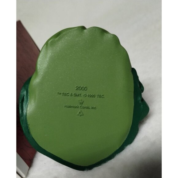 Hallmark Keepsake Ornament Scarlett OHara Collectors Series 2000 - Picture 6 of 10